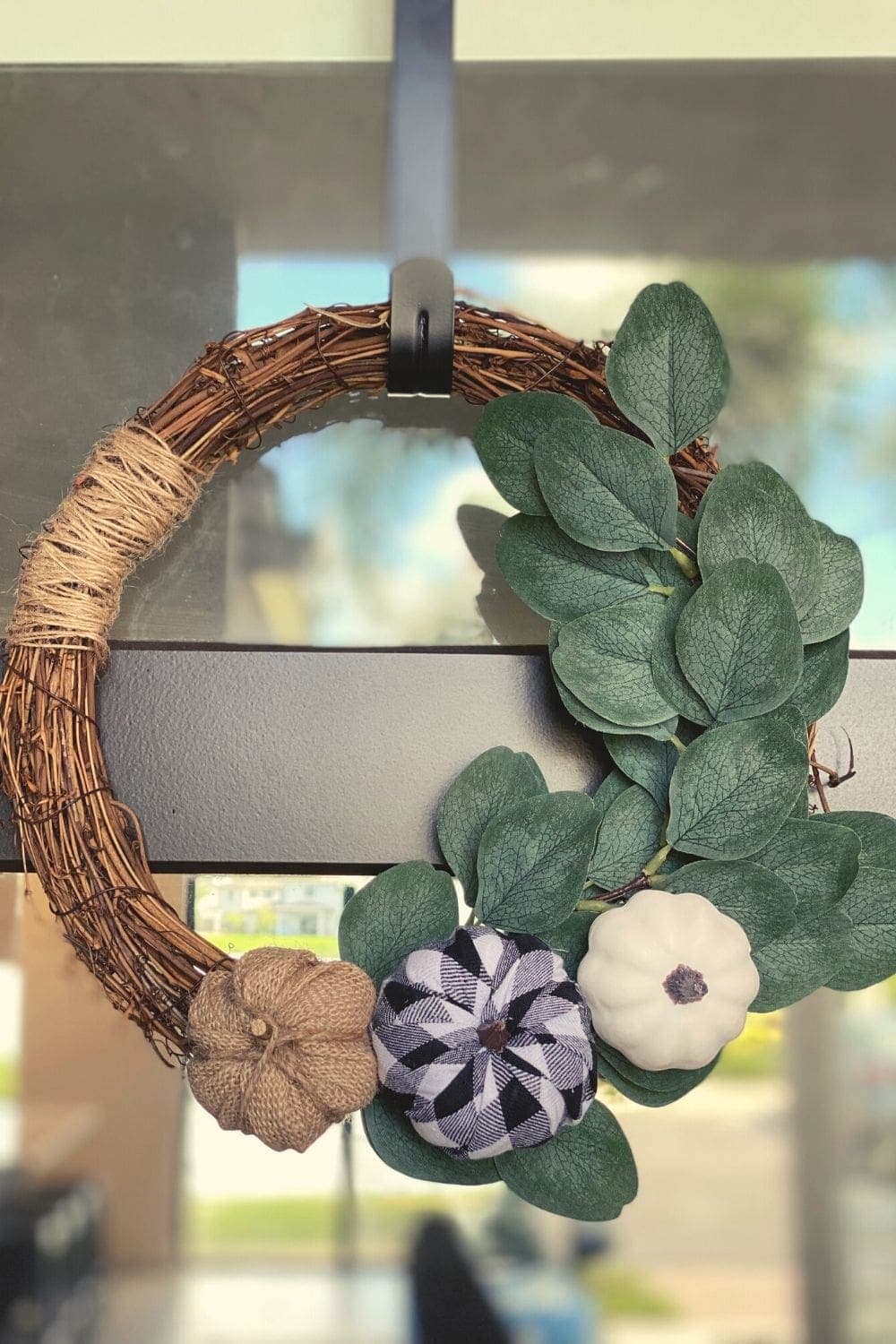 40+ Easy & Amazing Farmhouse Fall DIY Wreaths