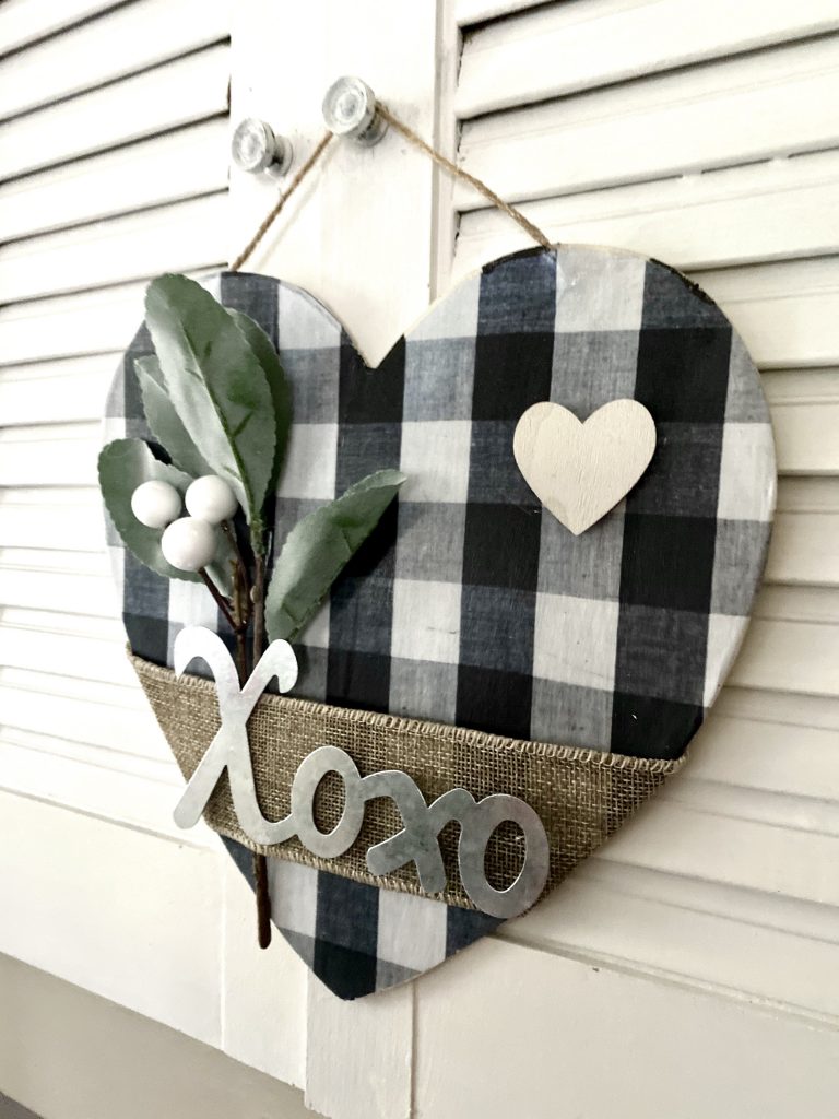 40 DIY Valentine’s Day Wreaths - Modern Farmhouse Pretty