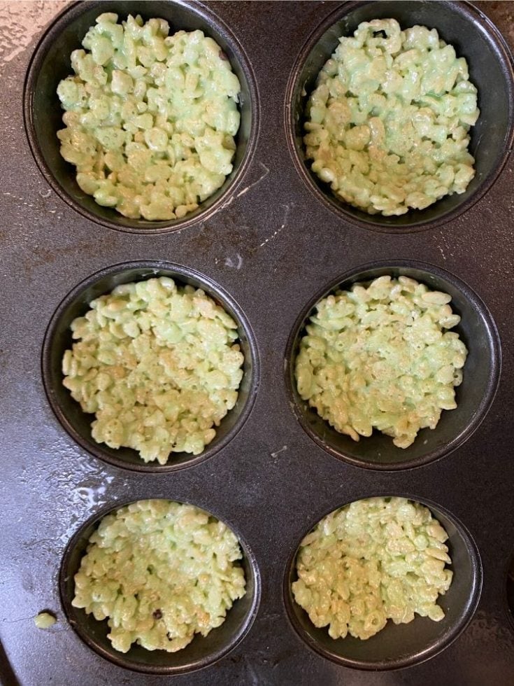 rice krispie treats in cupcake tin