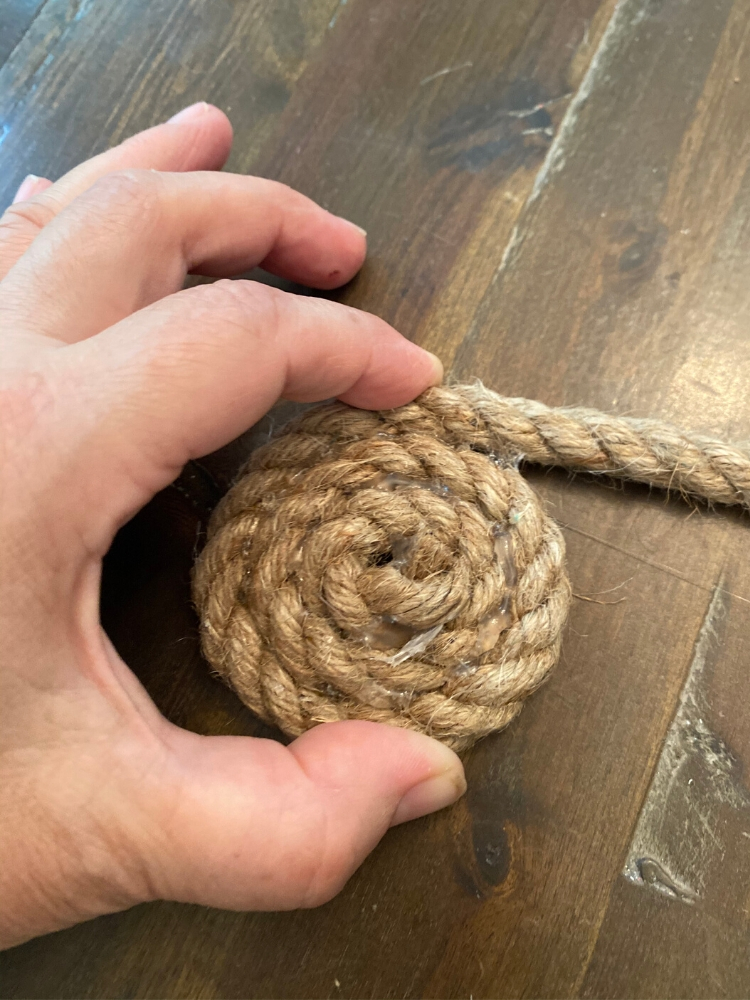 wrapping nautical rope in circle