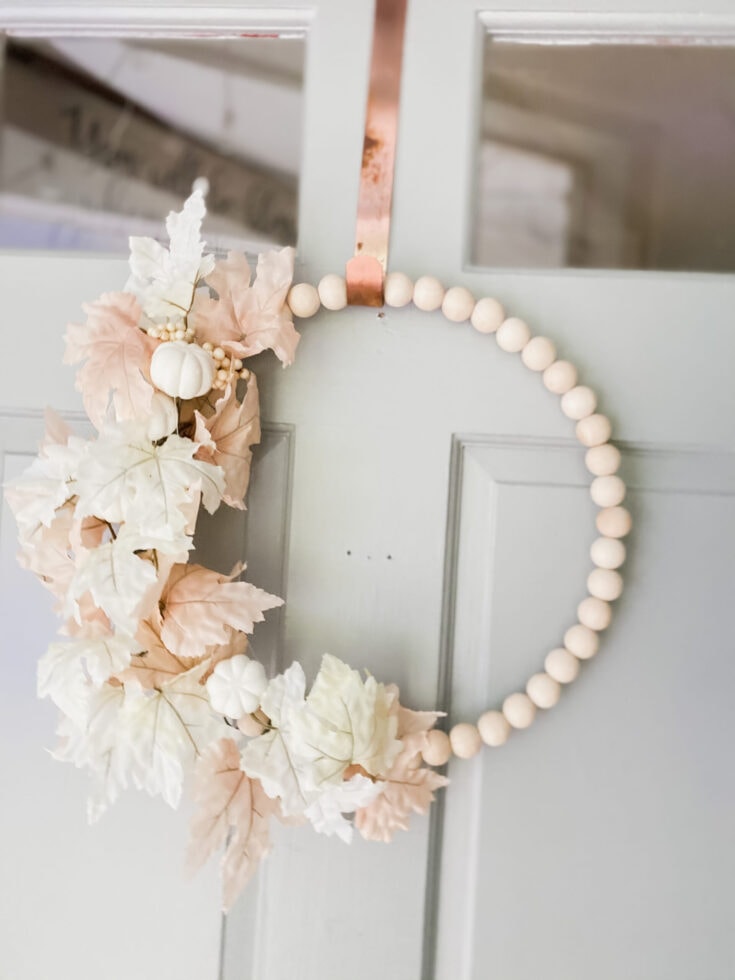 Pearl and autumn leaf wreath decor for cozy fall home decoration, ideal for doors, walls, or festive occasions, perfect for creating a warm welcoming ambiance.