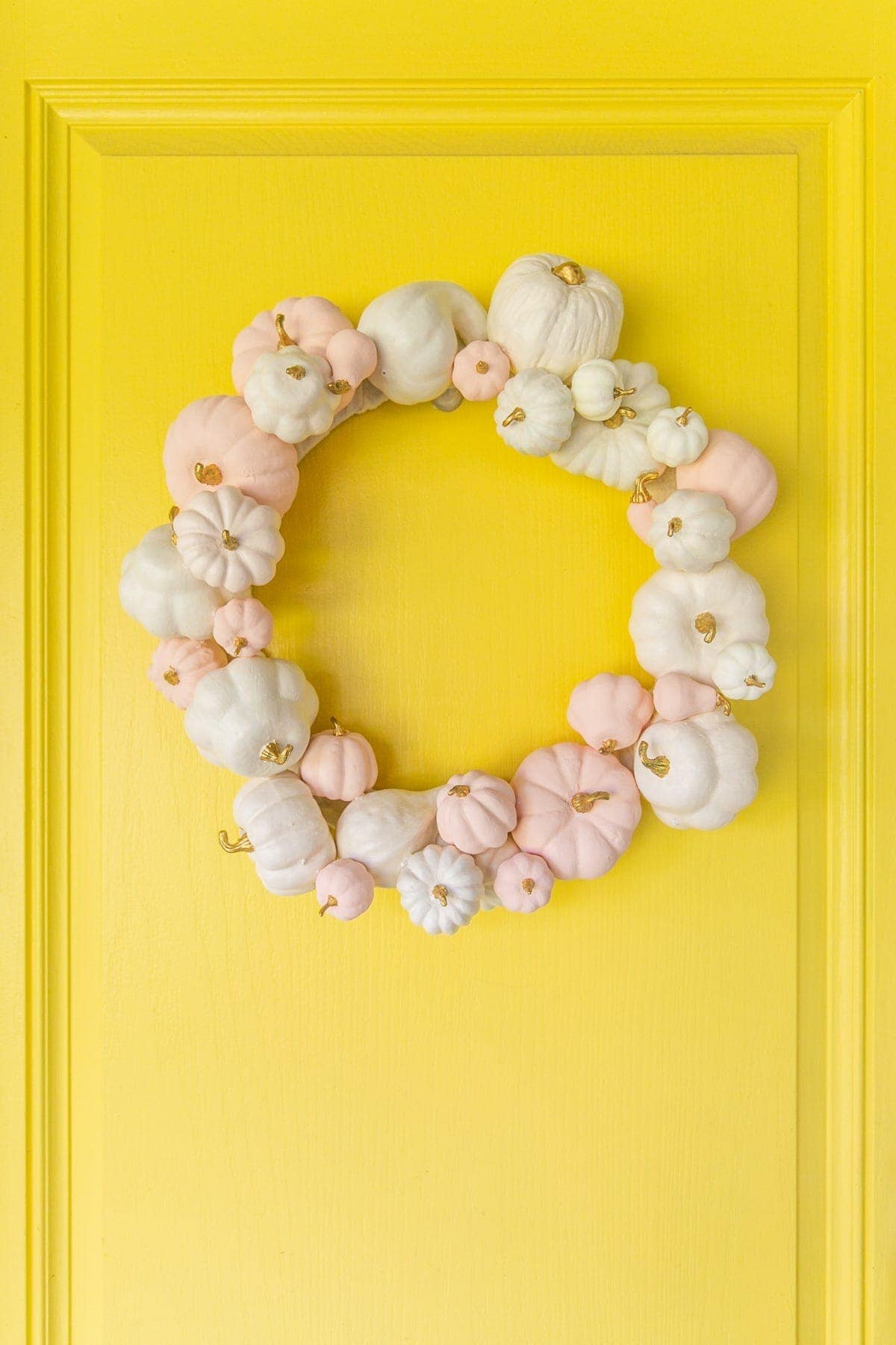 40+ Easy & Amazing Farmhouse Fall DIY Wreaths