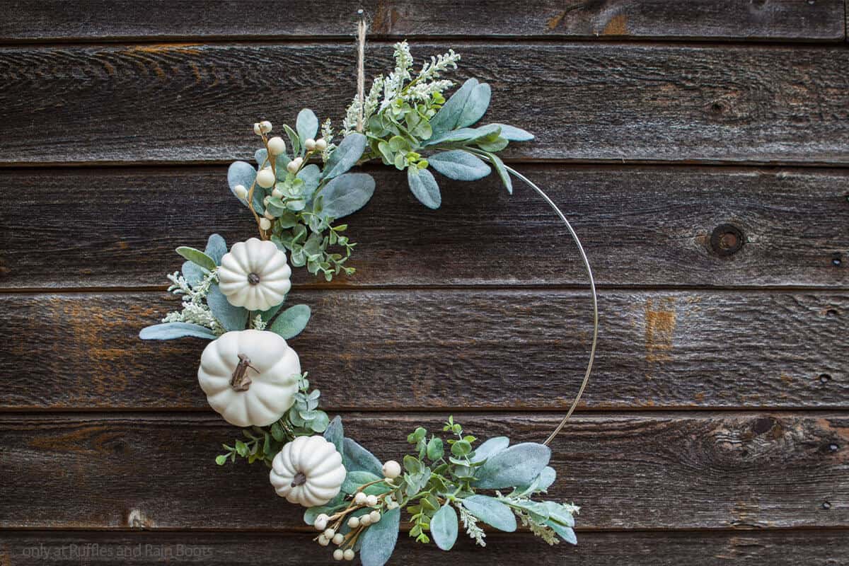 40+ Easy & Amazing Farmhouse Fall DIY Wreaths