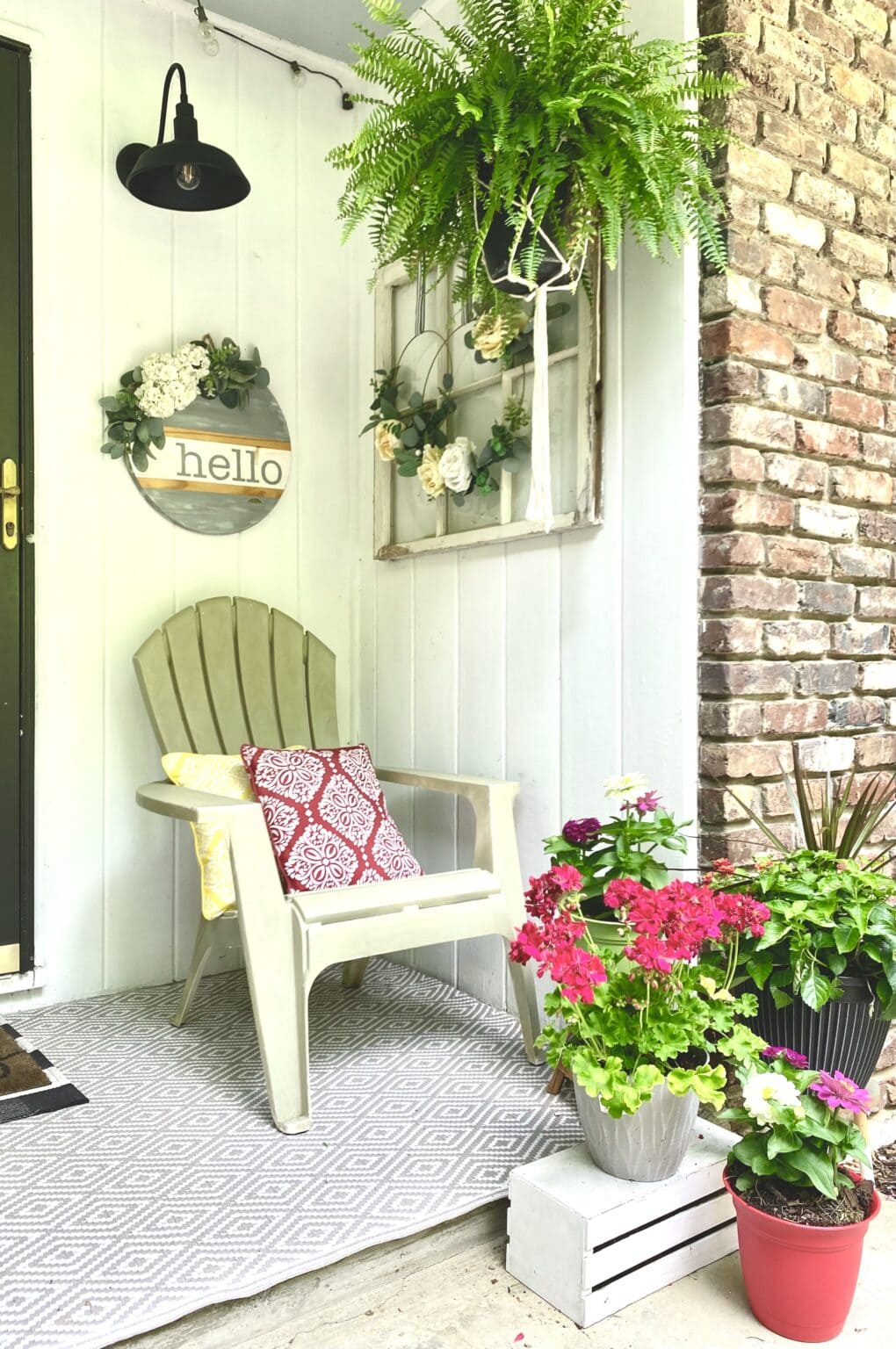 Breezy and Chic Summer Decor Ideas for a Small Porch
