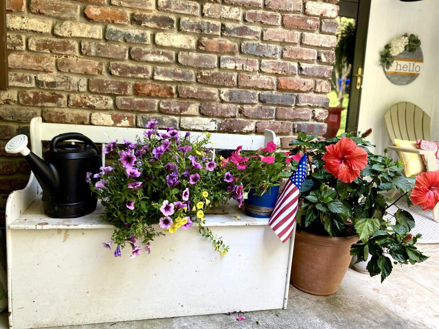 Breezy and Chic Summer Decor Ideas for a Small Porch