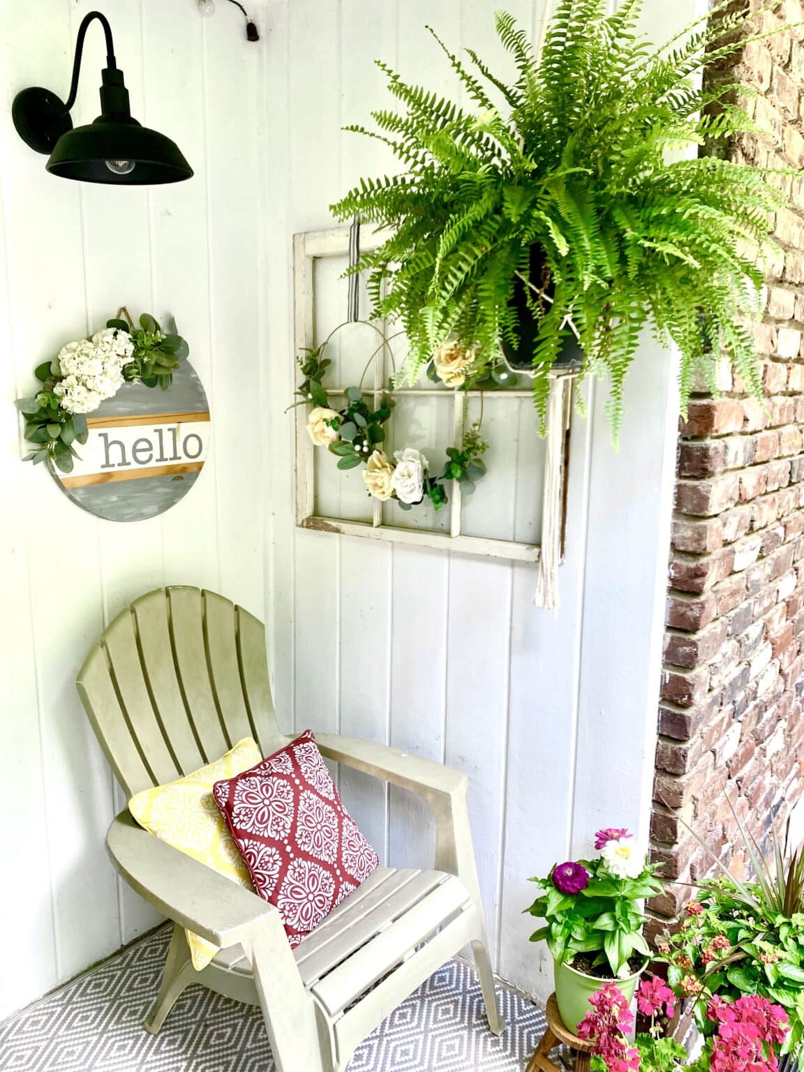 Breezy and Chic Summer Decor Ideas for a Small Porch