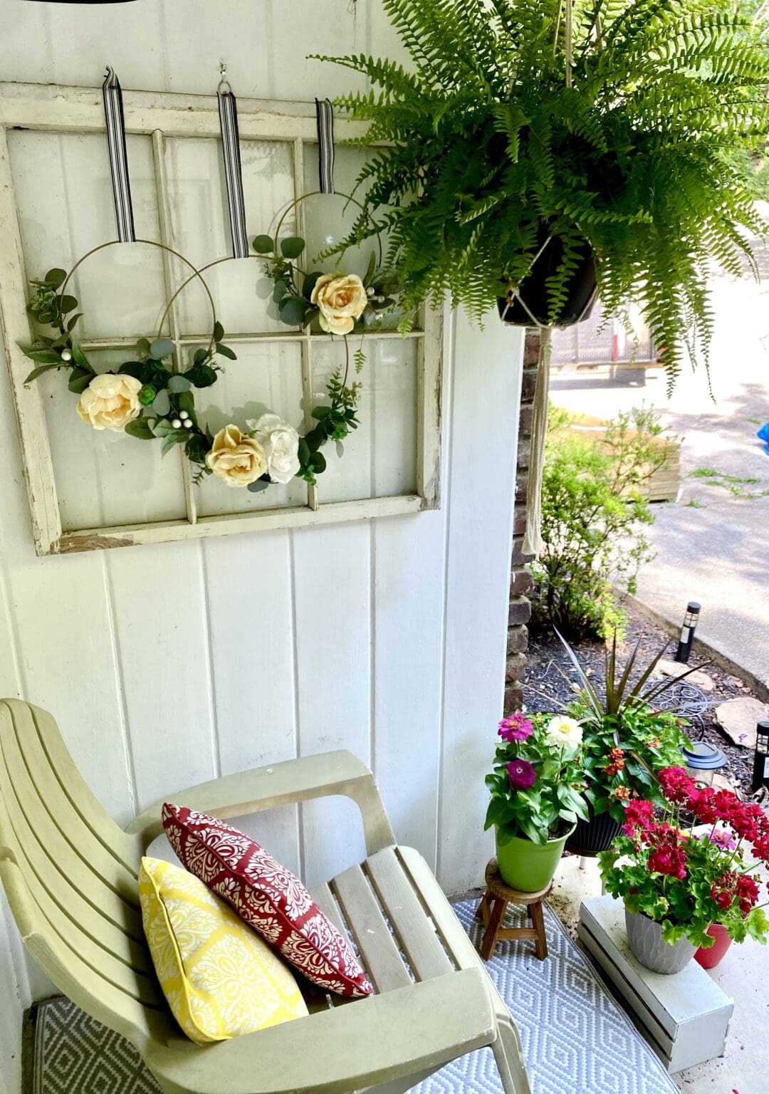 Breezy and Chic Summer Decor Ideas for a Small Porch