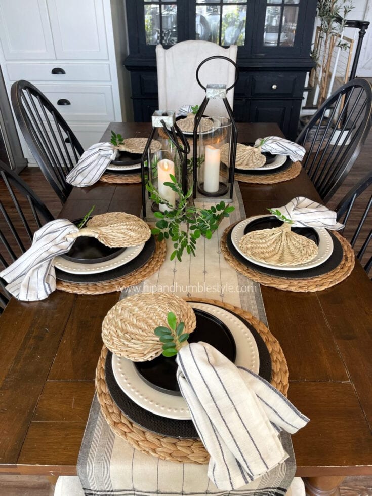 Hip humble black white classy summer table
