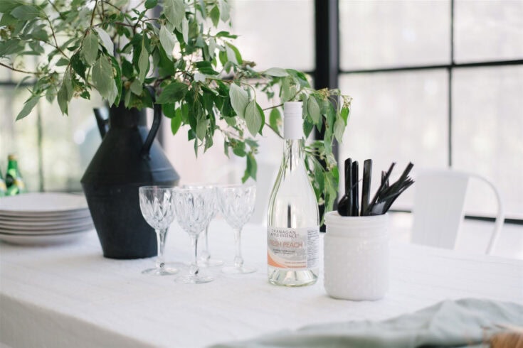 Image for Simple and Chic Unset Summer Table