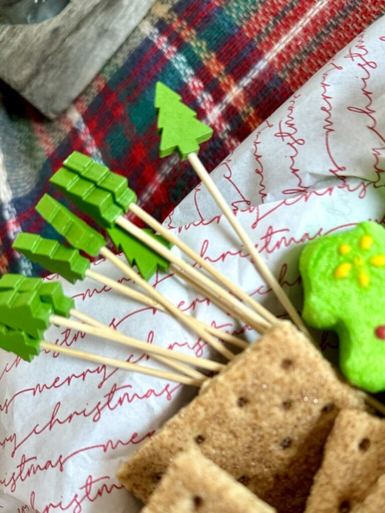 christmas tree skewers for Christmas smores board