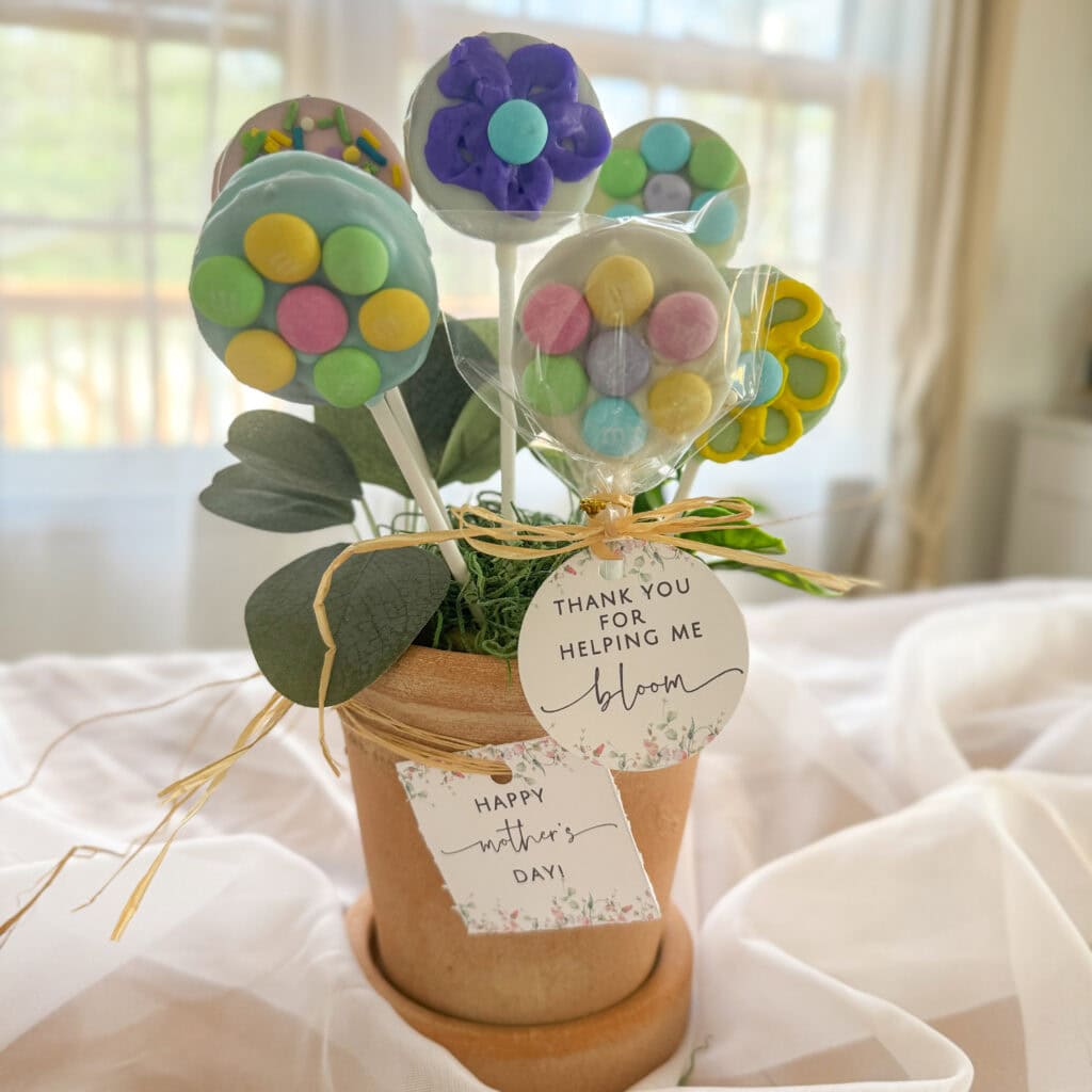 happy mother's day flowerpot with oreo pop flowers