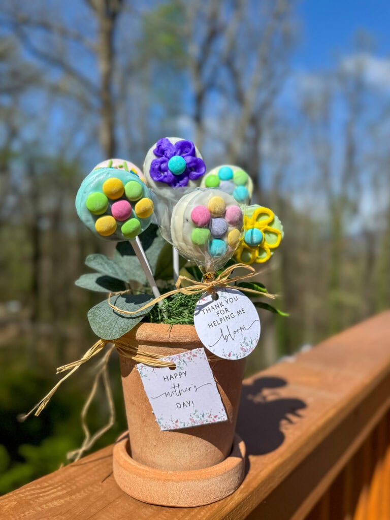 happy mother's day flowerpot with oreo flower pops and tags