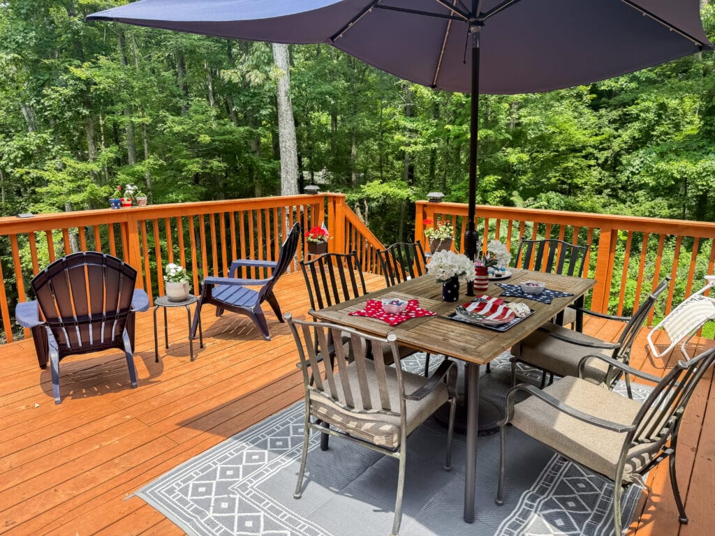 patriotic table with blue umbrella