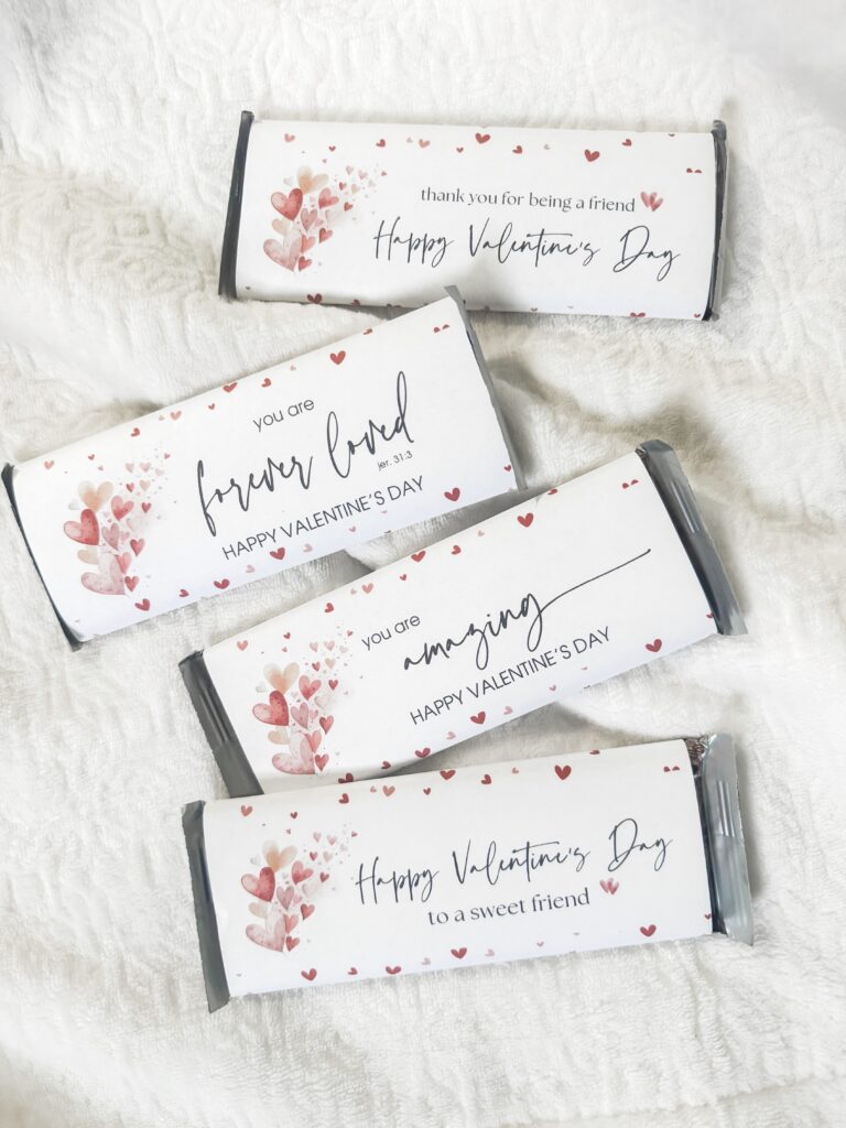 Delicious Valentine's Day themed candy bars with heartfelt messages for friends and loved ones, perfect for Valentine's Day gift-giving and celebrations.